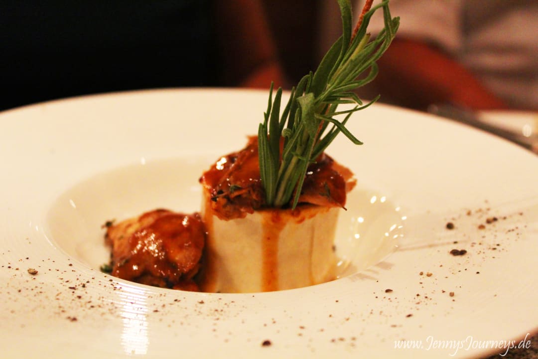 Gastro Acanthus Cennet Barut Collection