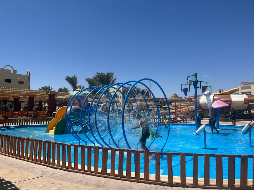 Pool El Karma Aqua Beach Resort