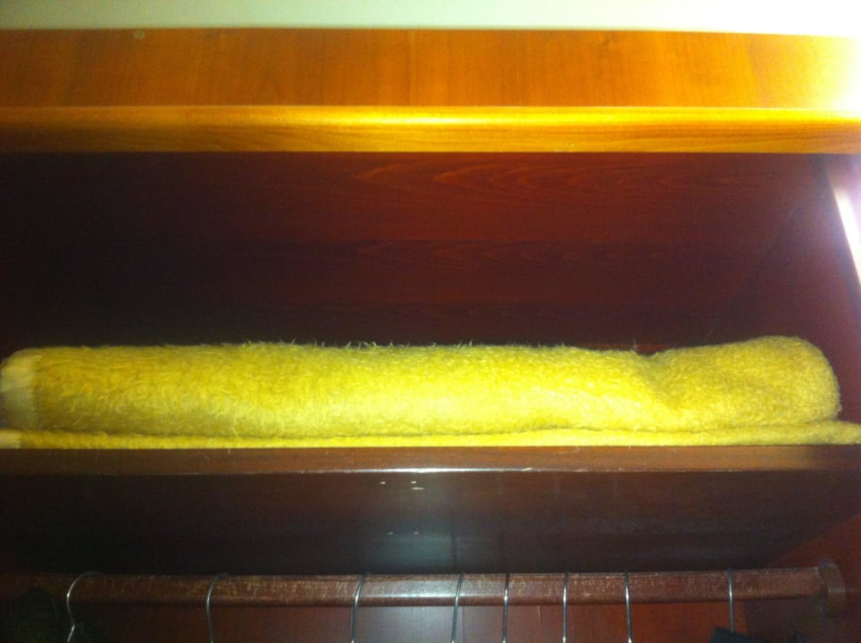 Alte verfilzte Bettdecken Hotel Löver