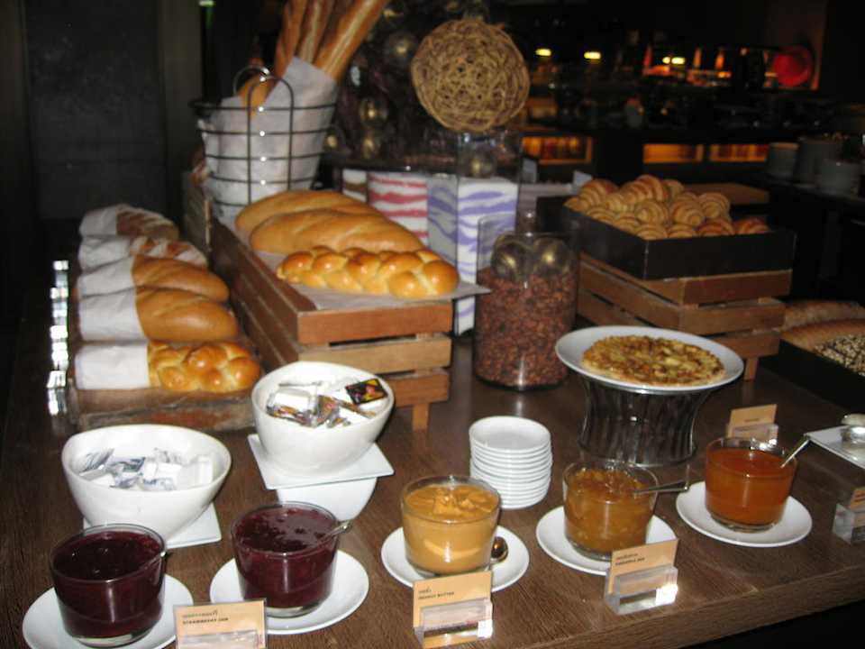 Reichhaltige Auswahl an Brotsorten Movenpick BDMS Wellness Resort Bangkok