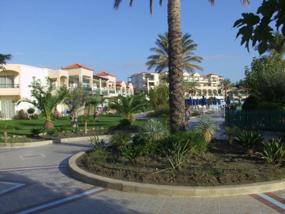 Blick in die Hotelanlage Lindos Princess Beach Resort & Spa