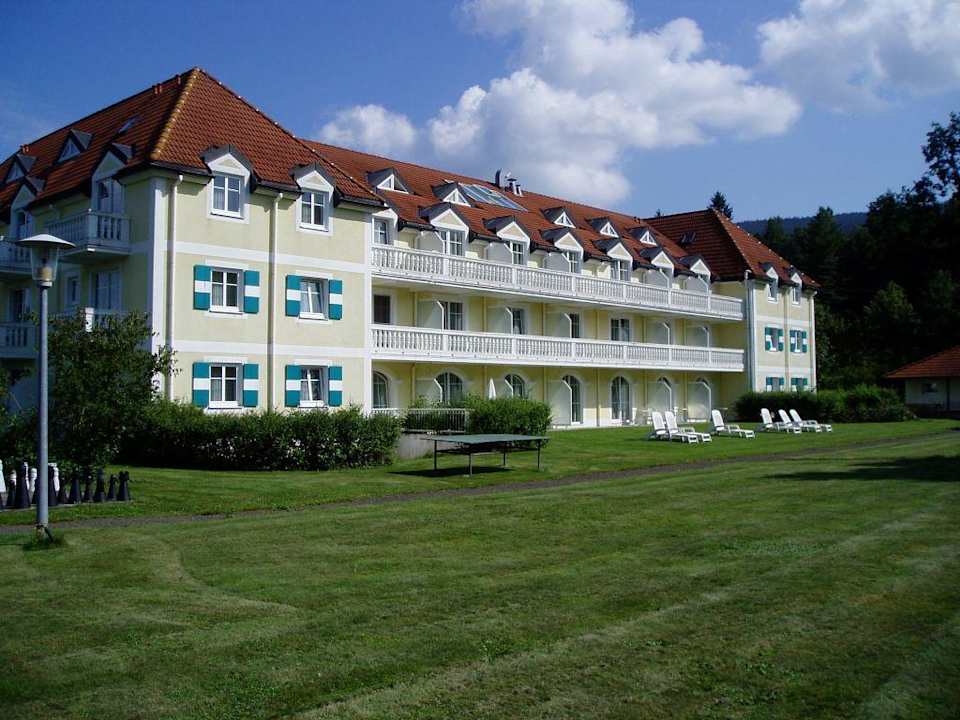 Aussenansicht zum Garten Ferienappartements Grolik
