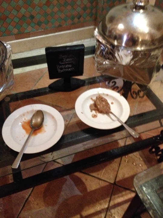 Zum frühstück bohnen guten appetit Sharm Plaza