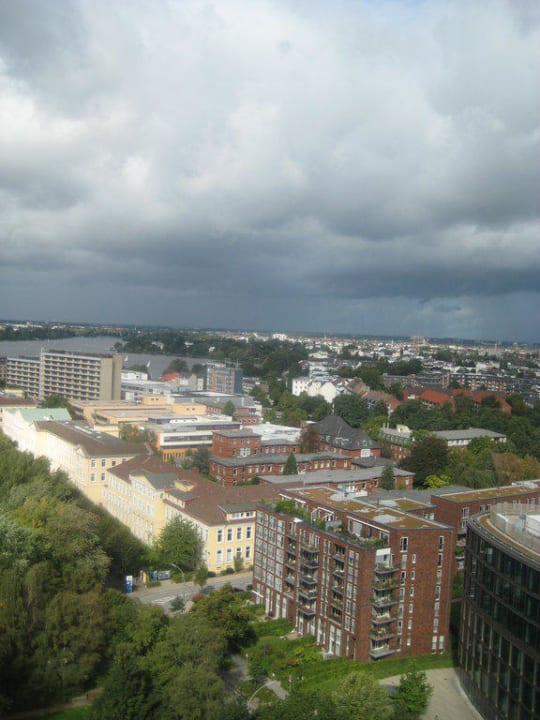 Blick aus der obersten Etage Motel One Hamburg-Alster