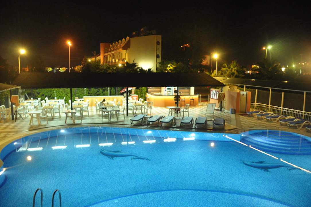 Pool at night Yavuzhan Otel