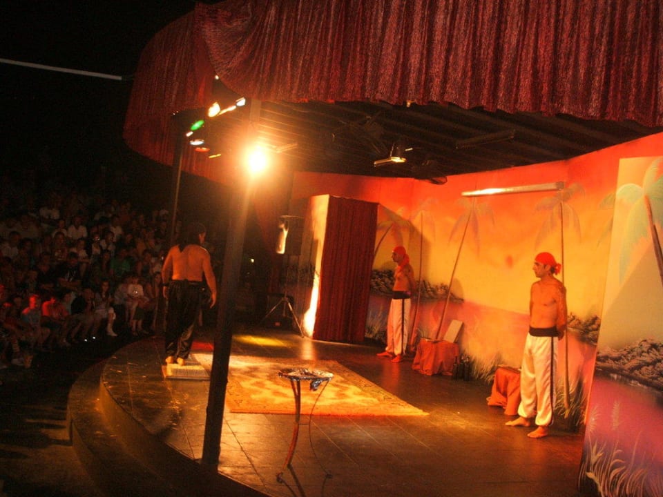 Abendanimation - Fakirshow Hane Family Resort