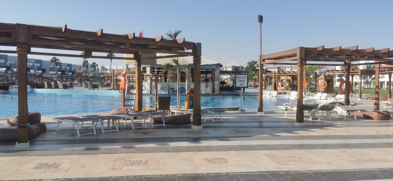 Pool SUNRISE Crystal Bay Resort