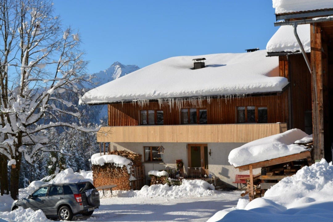 Überdachter Balkon lädt zum Sonne genießen ein! Bergbauernhof Fegg