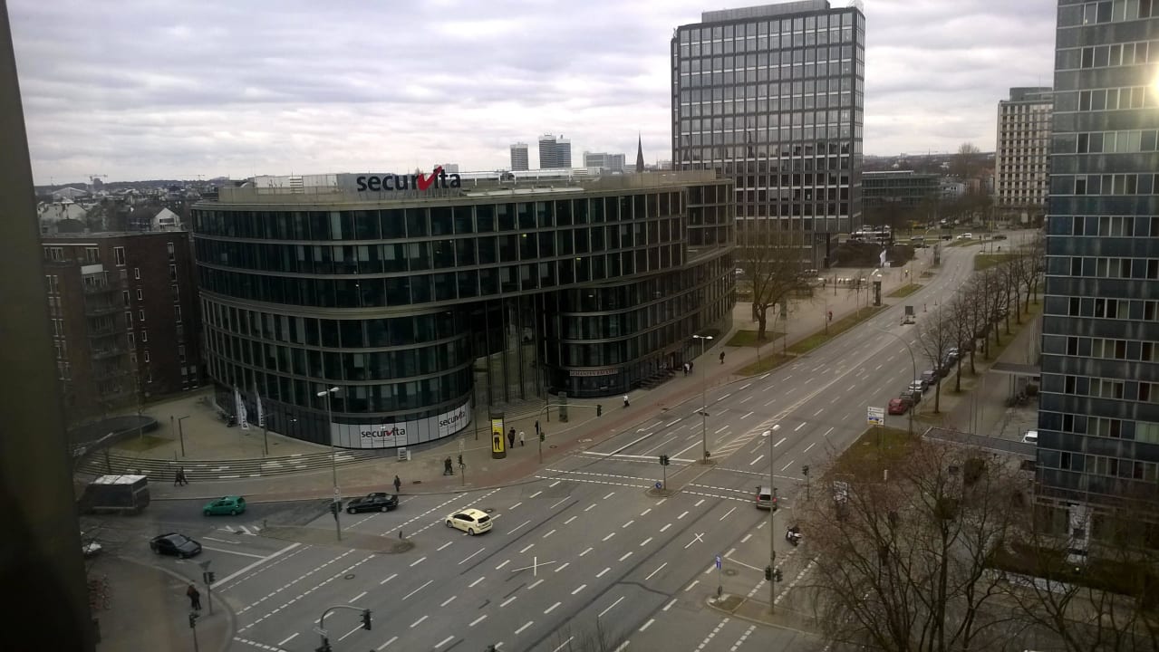 Vom Fenster aus Motel One Hamburg-Alster