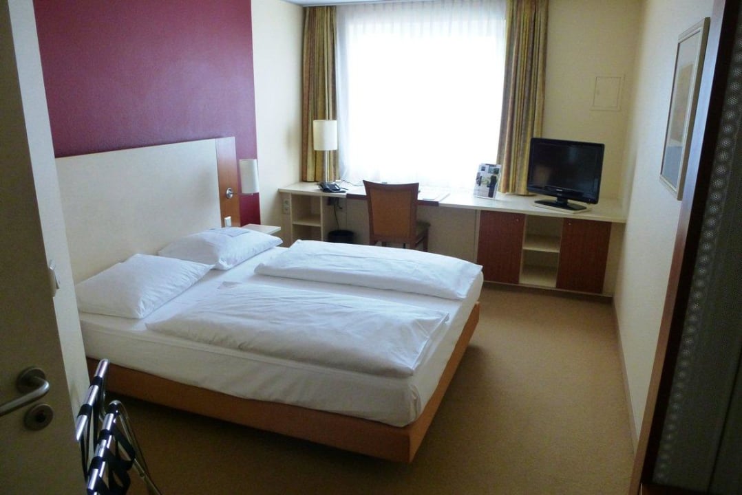 Zimmer in der 3. Etage Essential by Dorint Hotel Köln-Junkersdorf