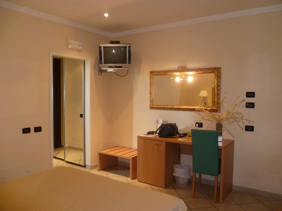 Doppelzimmer sehr geräumig Hotel Koko & Residence