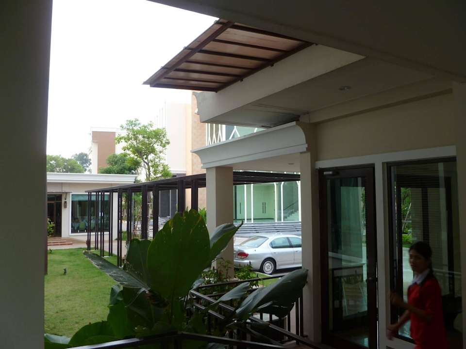 Der Weg zum Restaurant Hotel Srilamduan