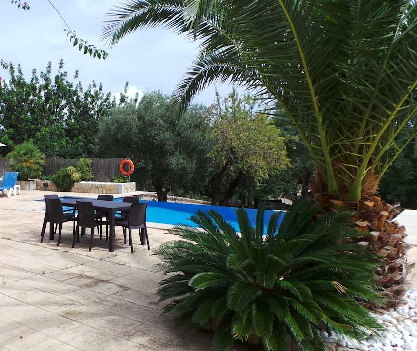 Gartentisch am Pool Finca Sa Romana