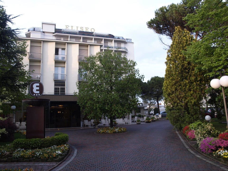 Einfahrt zum Hotel Hotel Eliseo