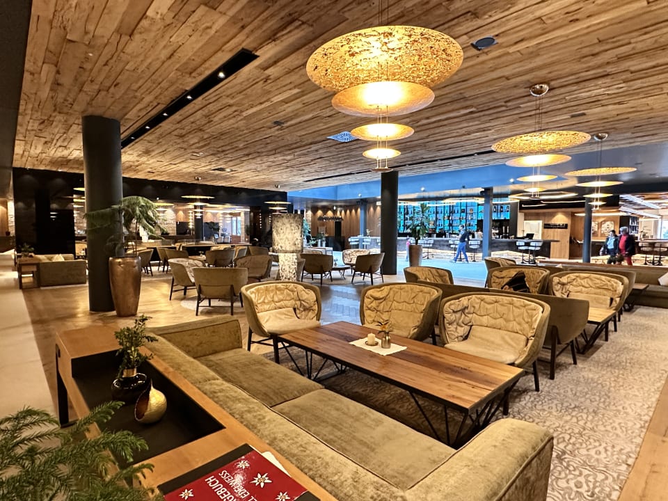Lobby DAS EDELWEISS Salzburg Mountain Resort