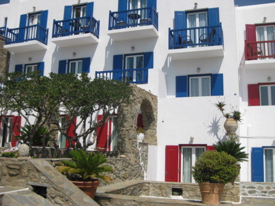 Zimmer mit Blick zum Pool Kamari Hotel