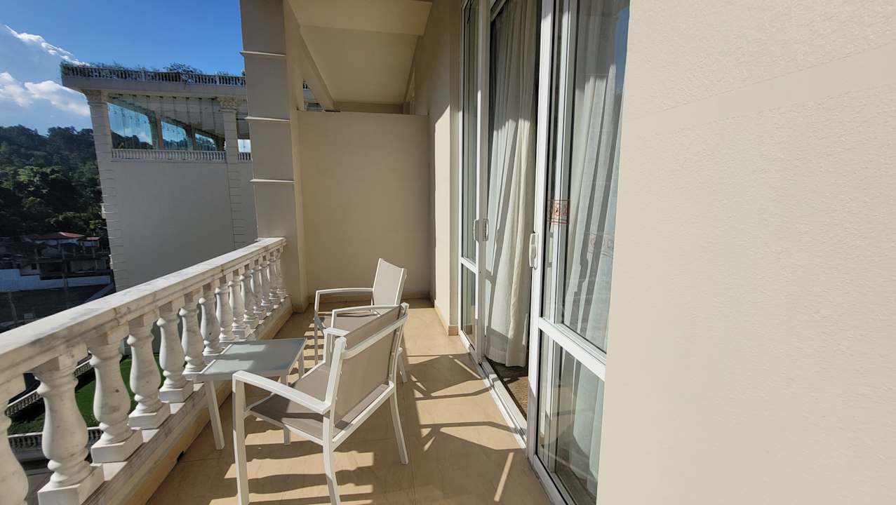 Zimmer The Golden Crown Hotel