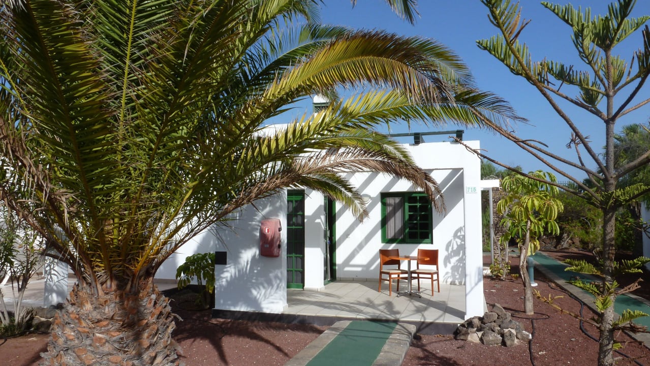 Blick auf die Terrasse Relaxia Lanzasur Club