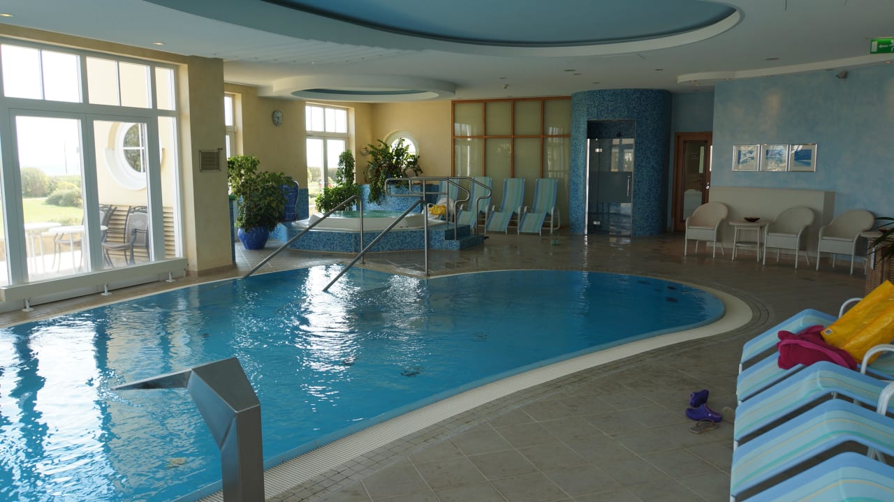 Innenpool A-ROSA Ostseehotel Kühlungsborn