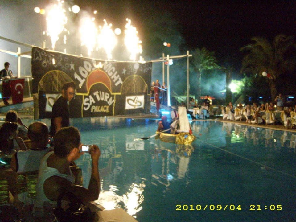Galaabend Saturn Palace Resort Hotel