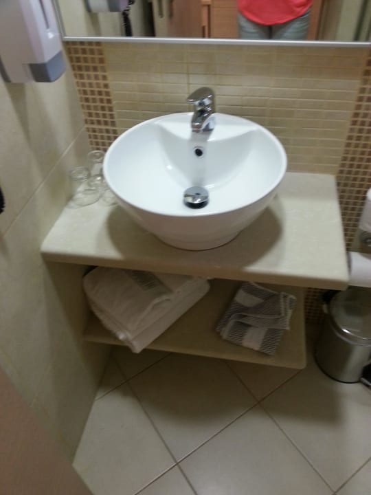 Bad im EG Zimmer 10 Aelius Hotel and Spa