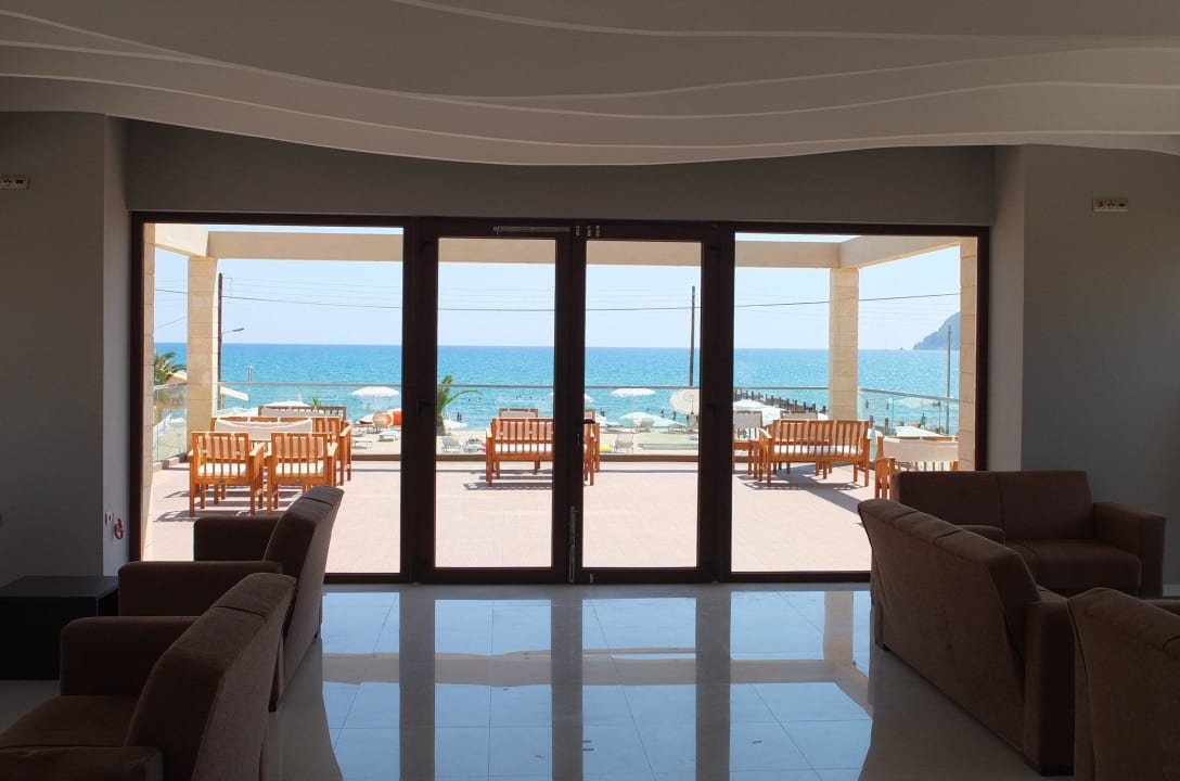 Widok z lobby Gardelli Resort Art Hotel