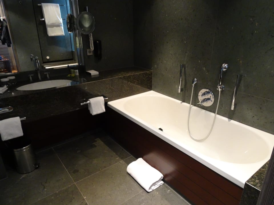 Badewanne Kempinski Hotel Berchtesgaden