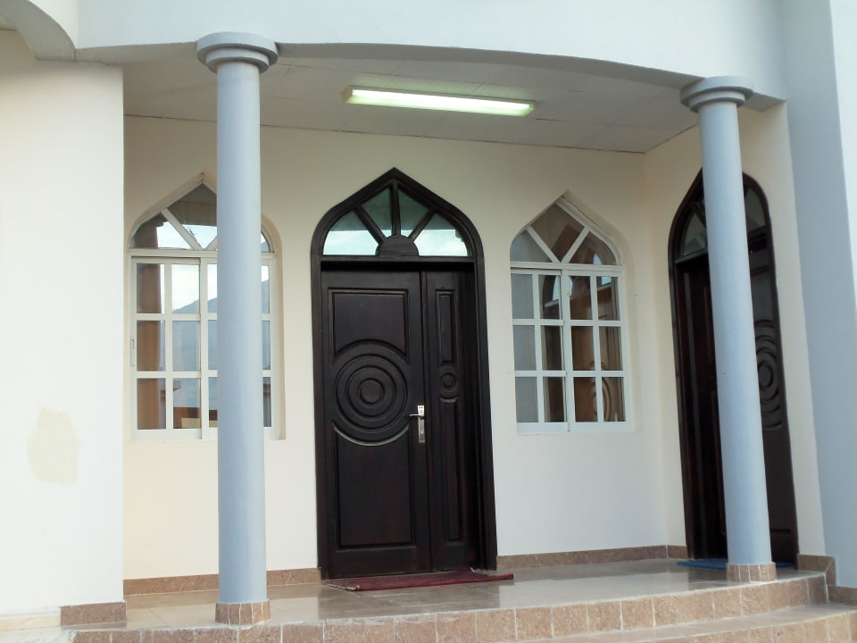 Zimmer gehört zur Tür rechts Al Taif Tours Accommodation