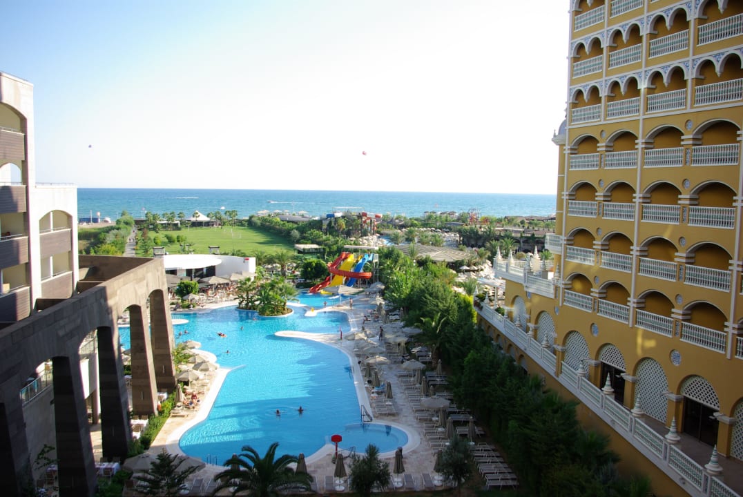 Ausblick auf den Pool Melas Lara Hotel