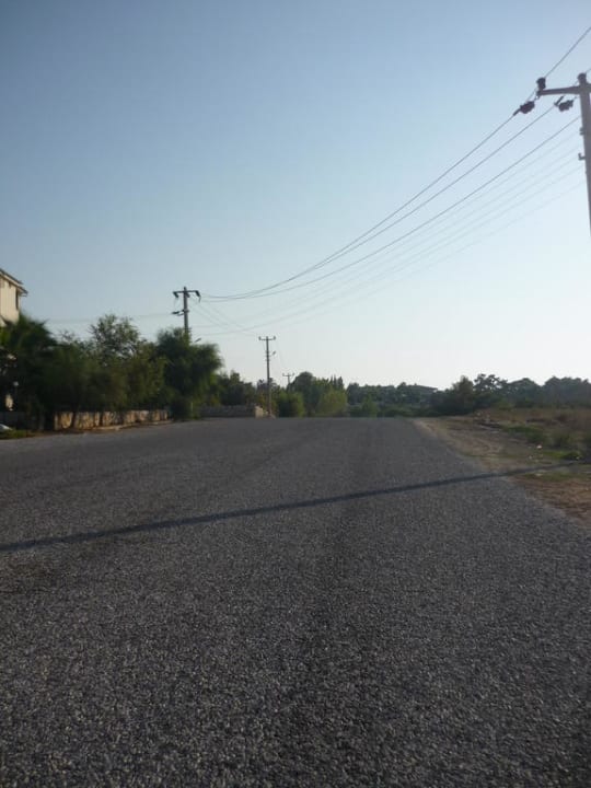 Schotterstraße New Garden Hotel Side