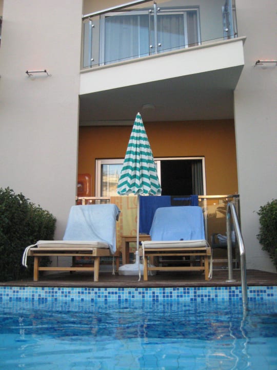 Eigene Terrasse mit Pool My Home Resort