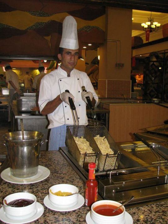 Koch am Büffet Ali Bey Club