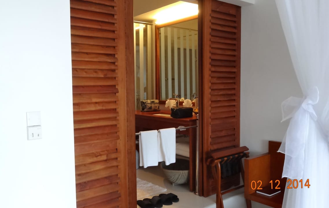 Schiebetüre zwischen Bad und Zimmer für Licht Hotel Lanka Princess Ayurveda