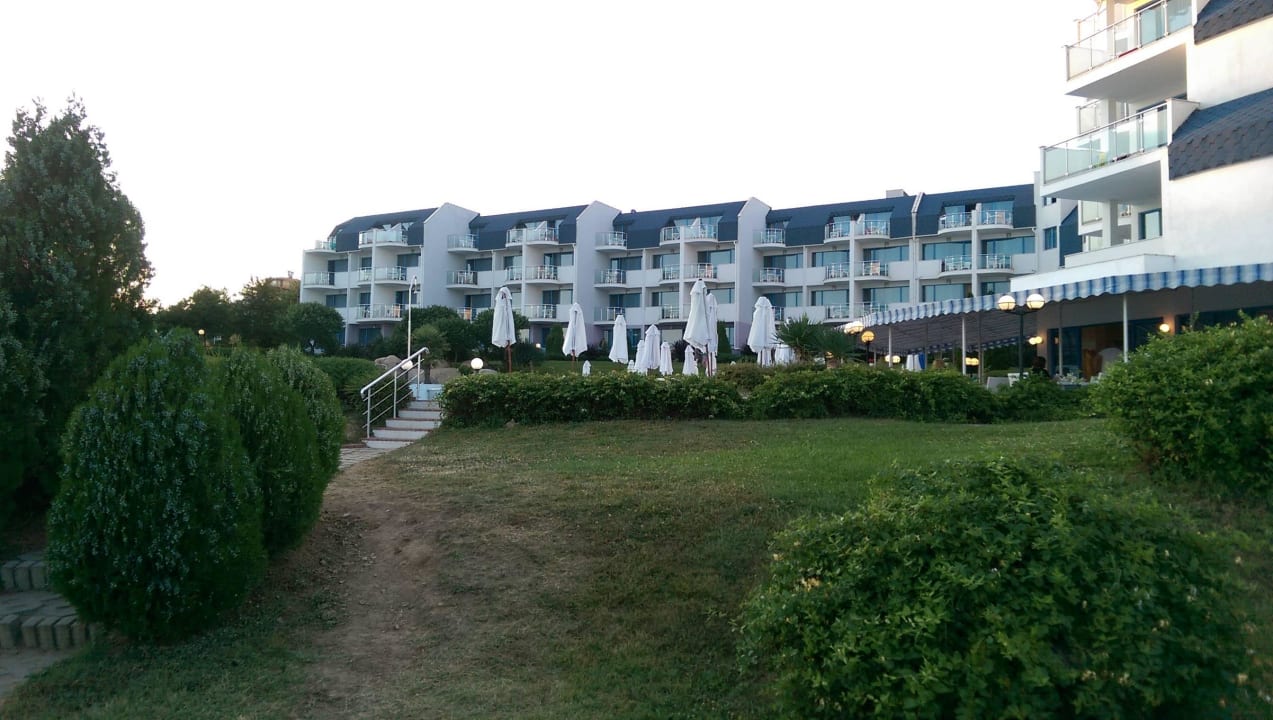 Ansicht Strandweg nach oben Hotel Sineva Beach