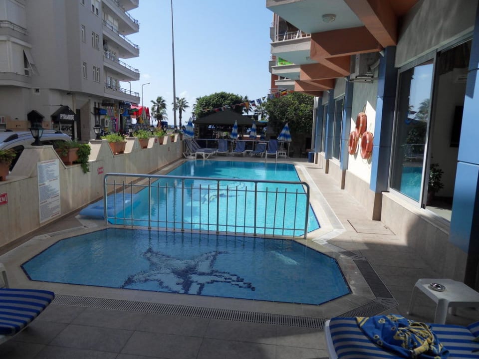 Der Pool Kleopatra Balik