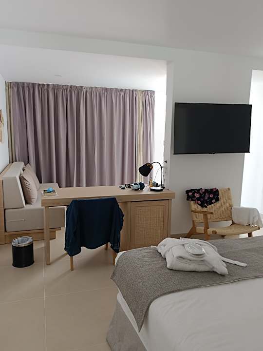 Zimmer HL Miraflor Suites Hotel