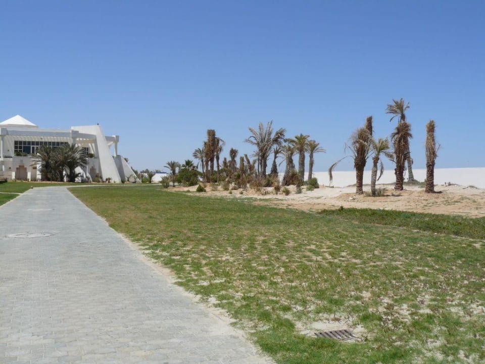 Außenanlagen Radisson Blu Palace Resort & Thalasso Djerba