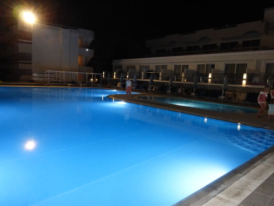 Pool Delfinia Resort