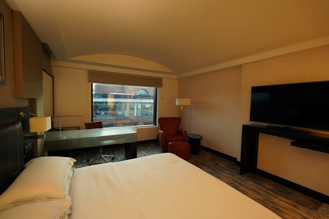 Zimmer Hampton By Hilton Bogota Airport