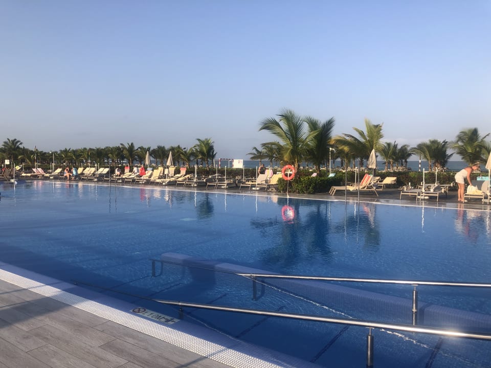 Pool Hotel Riu Karamboa