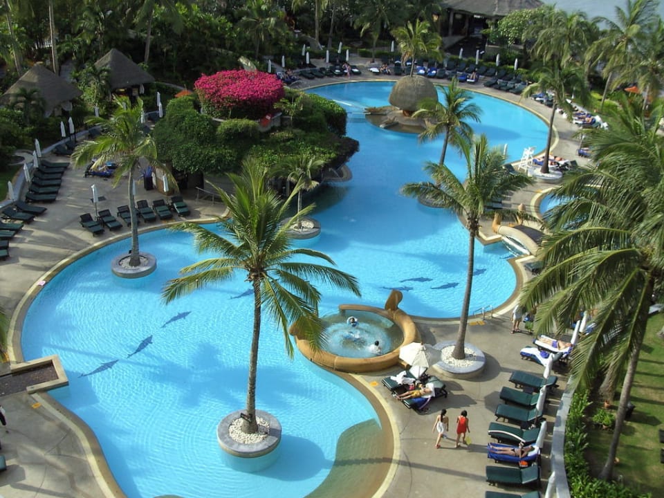 Pool In der Gartenanlage Hilton Hua Hin Resort & Spa