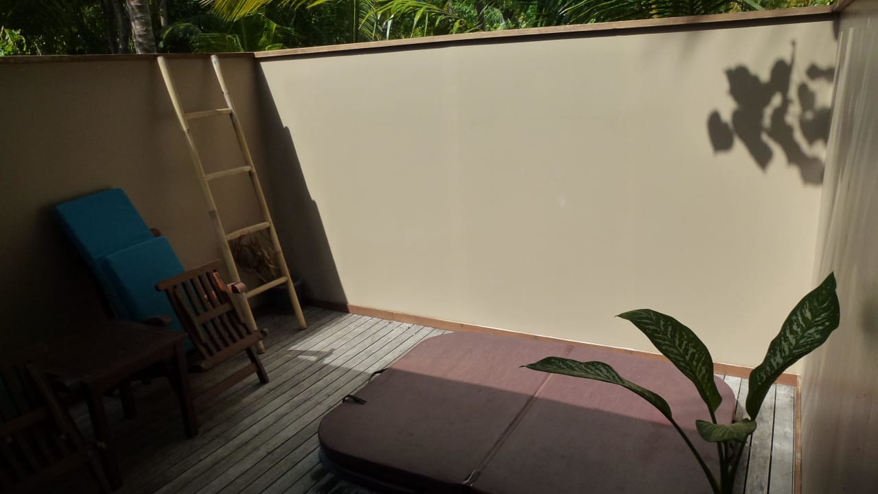 Jacuzzi Beach Villa Veligandu Maldives Resort Island