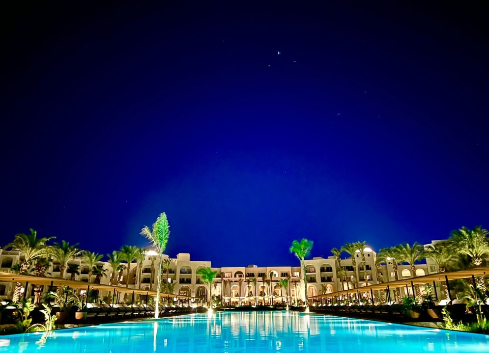 Pool Serry Beach Resort