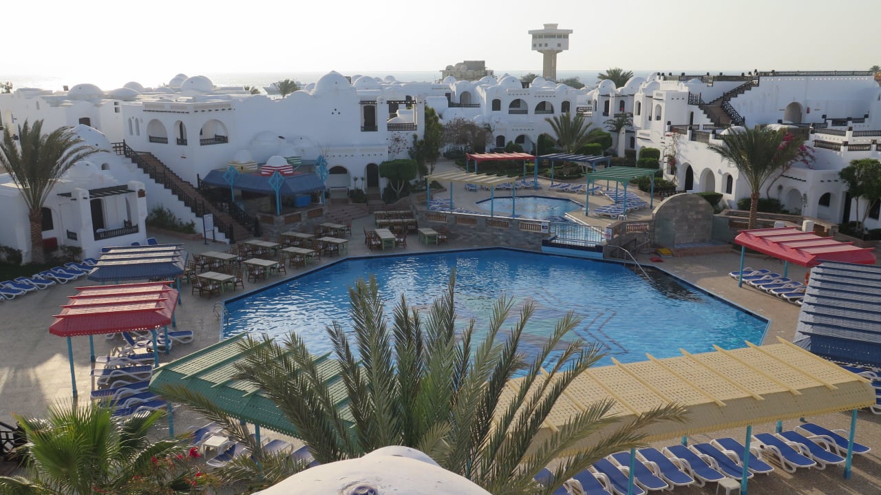 Kleiner Pool bei Block A Arabella Azur Resort