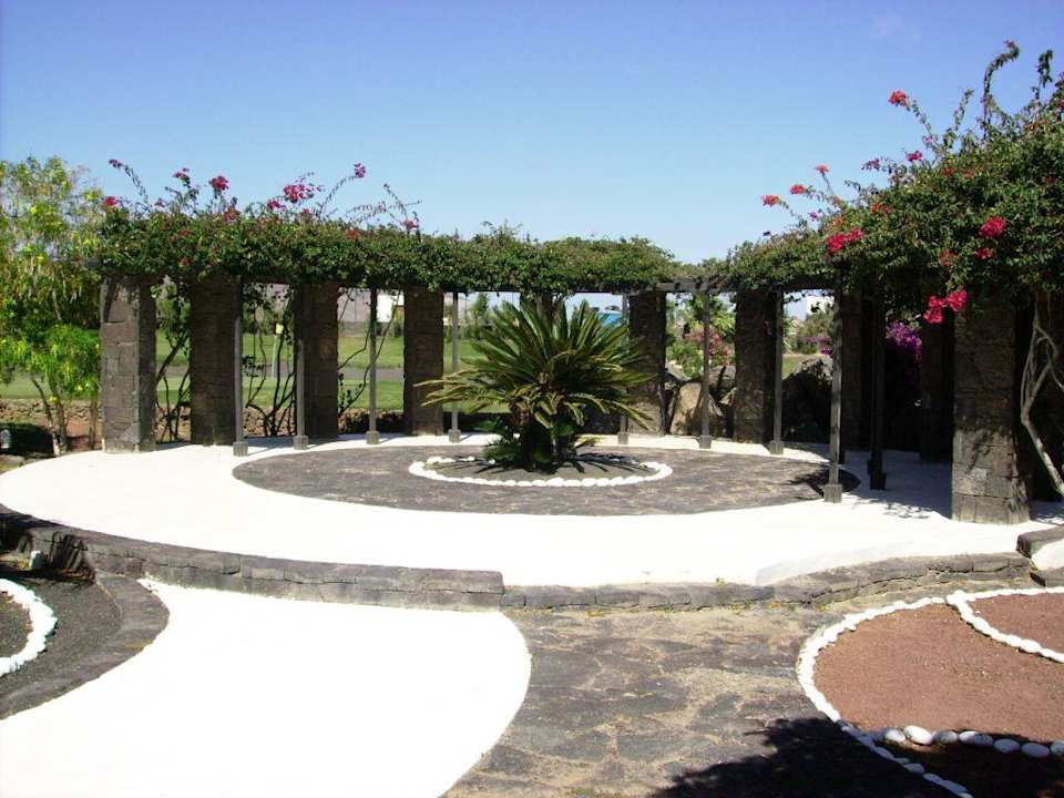 Gartenanlage im Hotel Dreams Lanzarote Playa Dorada Resort & Spa