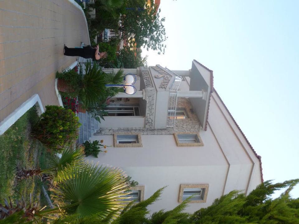 Eingang Hotel Hanioti Palace/Chanioti Palace