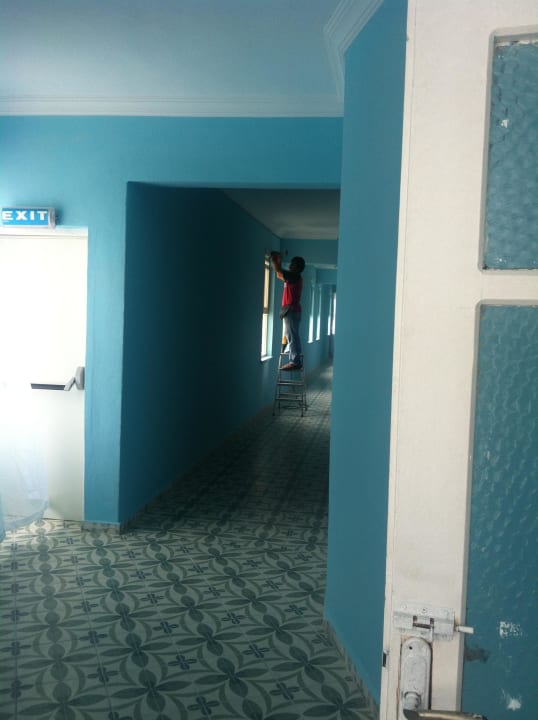 Überall Laute Bauarbeiter ab morgens um 7! Club Hotel Anjeliq