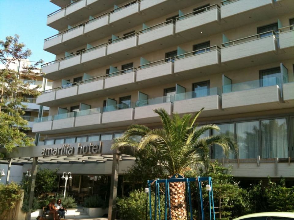 Amarilia Straßenseite Amarilia Hotel