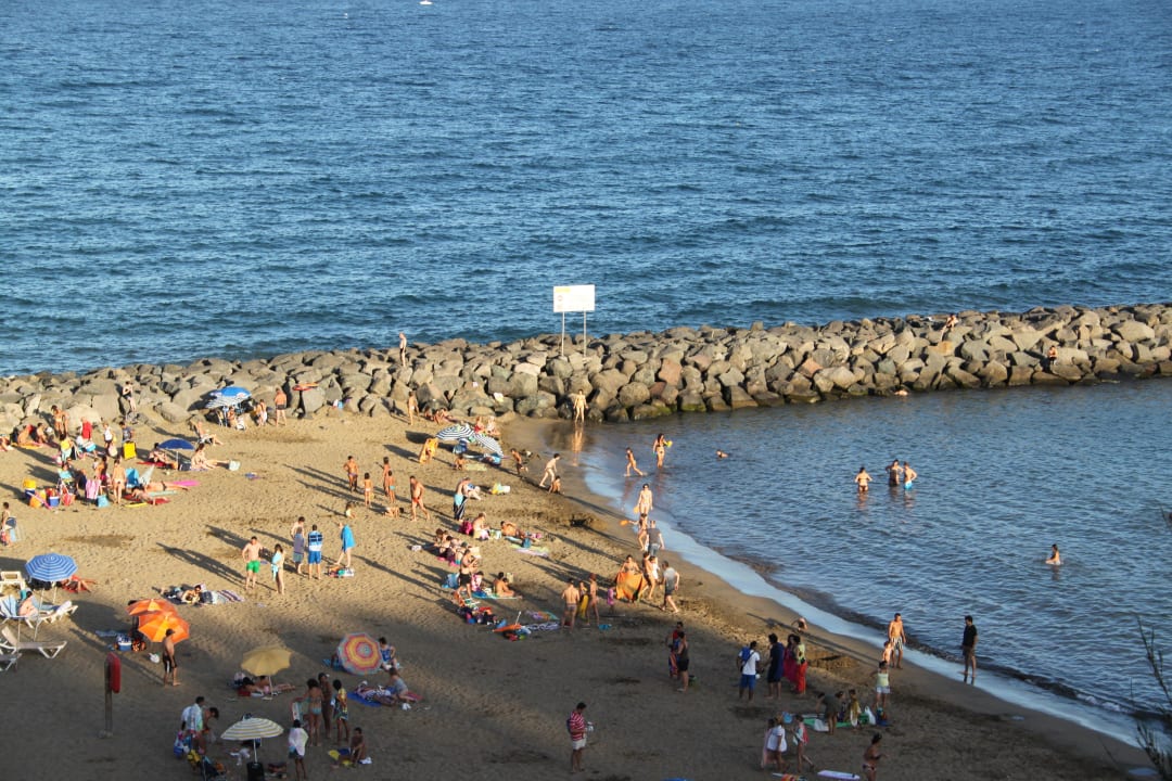 Nachmittags sehr viele Menschen allsun Hotel Lucana