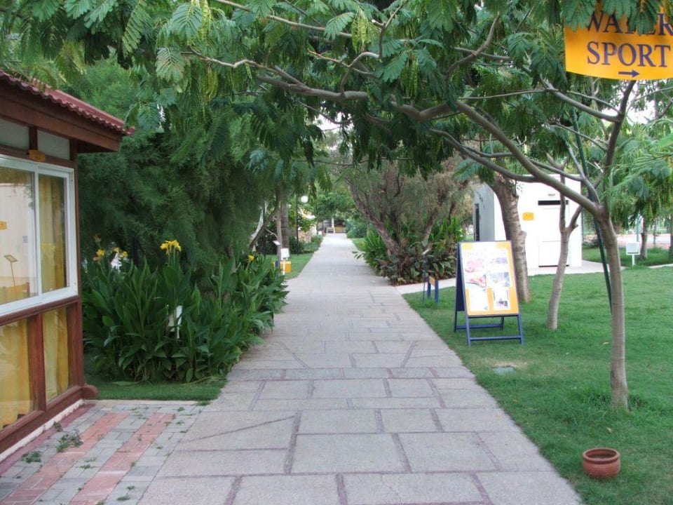 Der Weg zum Strandrestaurant. Labranda Alantur Resort